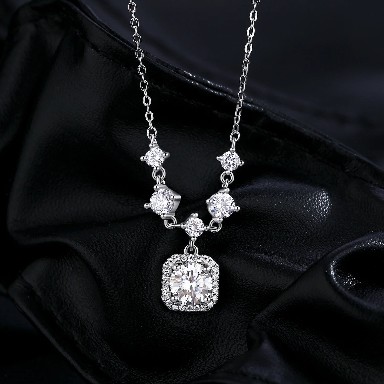 CELESTE MOISSANITE DIAMOND PENDANT - NARAVOCO