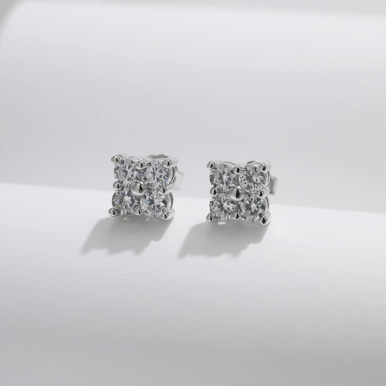 LIANNA MOISSANTIE DIMAOND STUDS - NARAVOCO